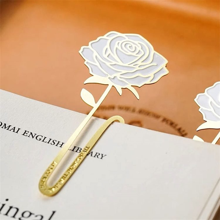 Flower-shaped bookmark