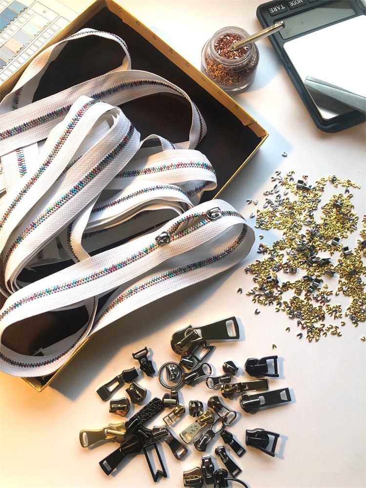 custom zipper sliders