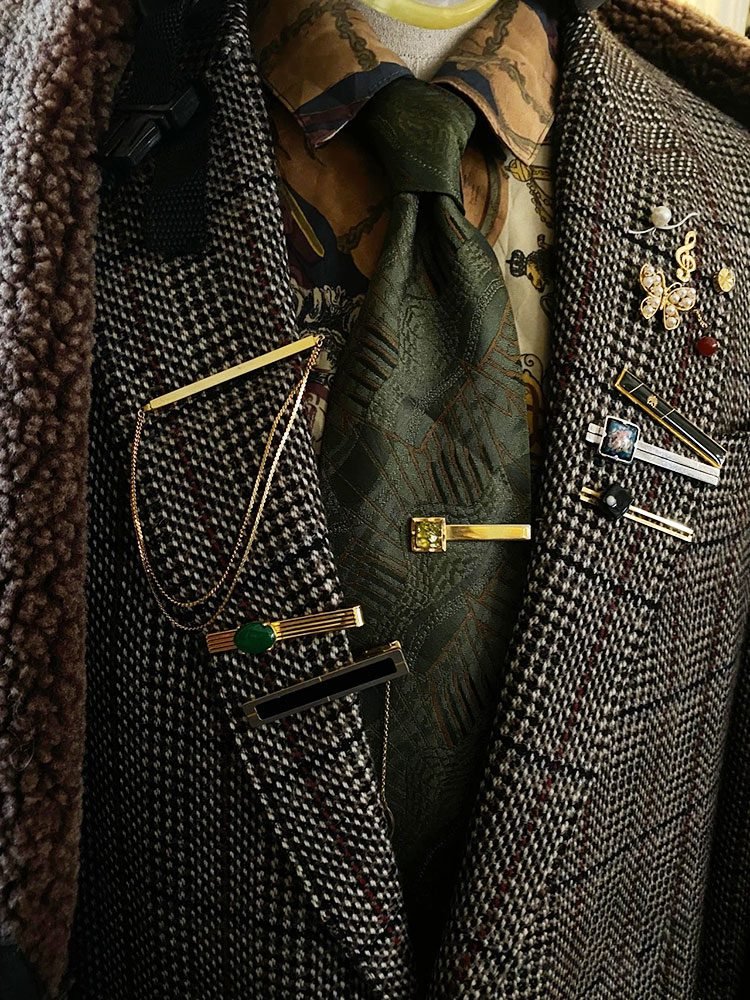 tie clips display